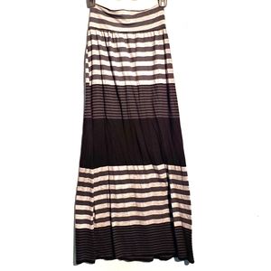 Adorable Black/Grey Stripped Maxi Skirt with Slit